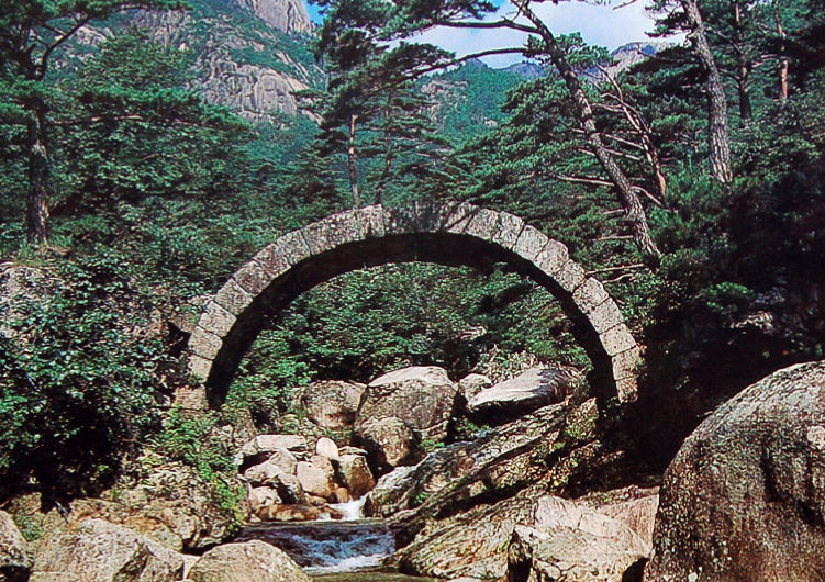 Puente histórico de Kangwon