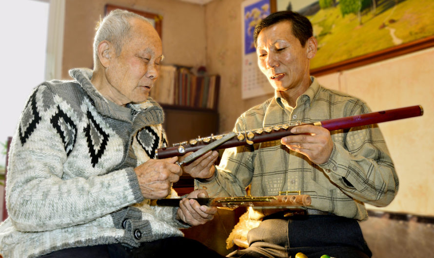 Padre e hijo fabricantes de instrumentos musicales