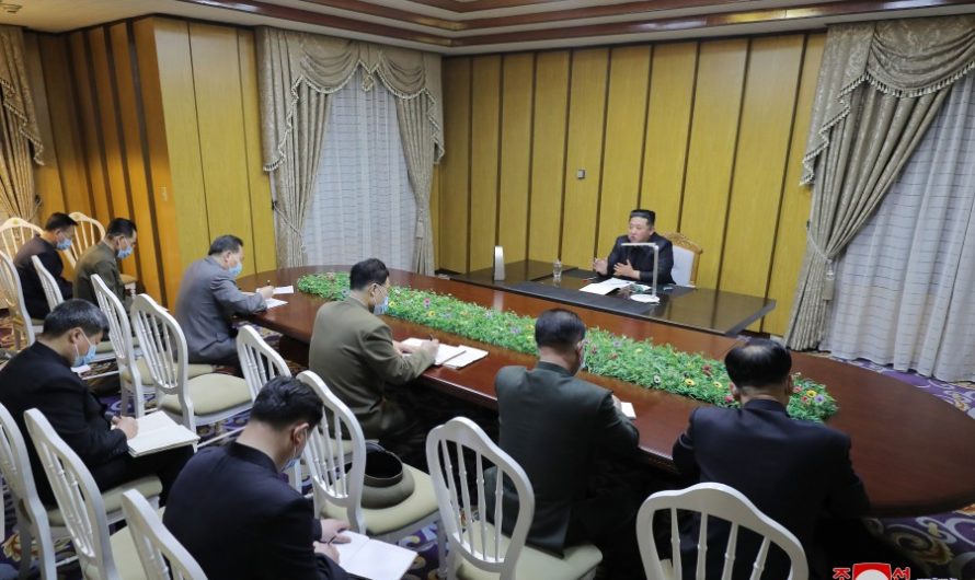 KIM JONG UN visita Comandancia Estatal de Profilaxis de Emergencia