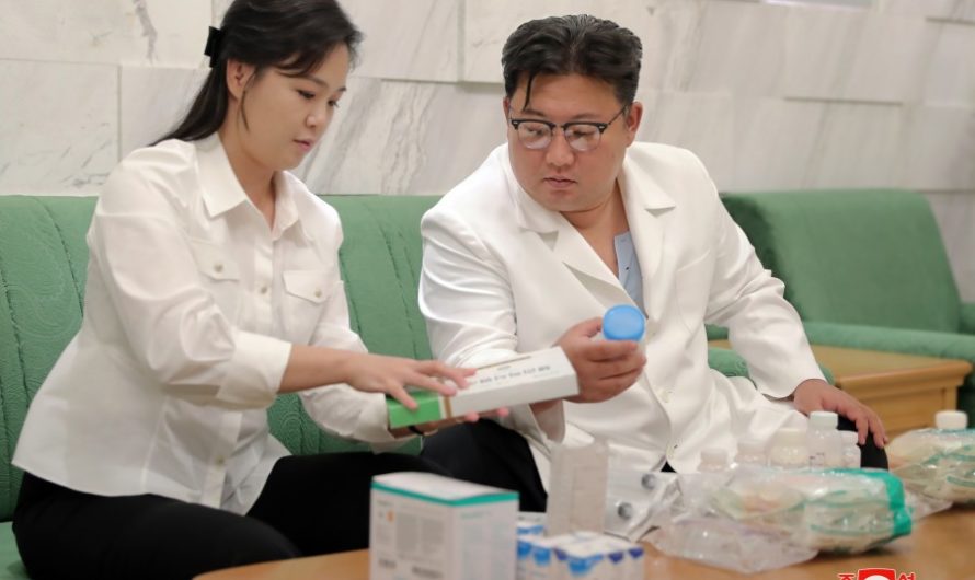 KIM JONG UN envía medicamentos preparados en su familia al Comité del PTC de Haeju