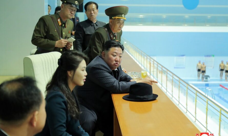 KIM JONG UN vuelve a visitar la Escuela Revolucionaria de Mangyongdae