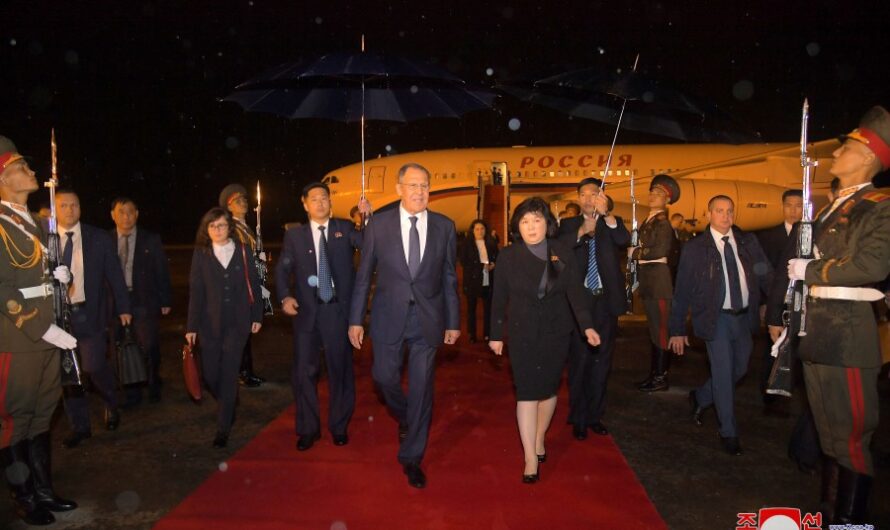 Serguei Lavrov llega a Pyongyang