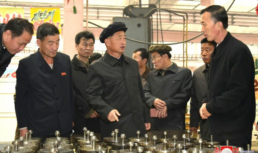 Kim Tok Hun realiza visita de trabajo a ambas provincias de Hamgyong