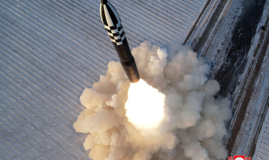 Efectuado el ejercicio de lanzamiento del ICBM tipo Hwasongpho-18