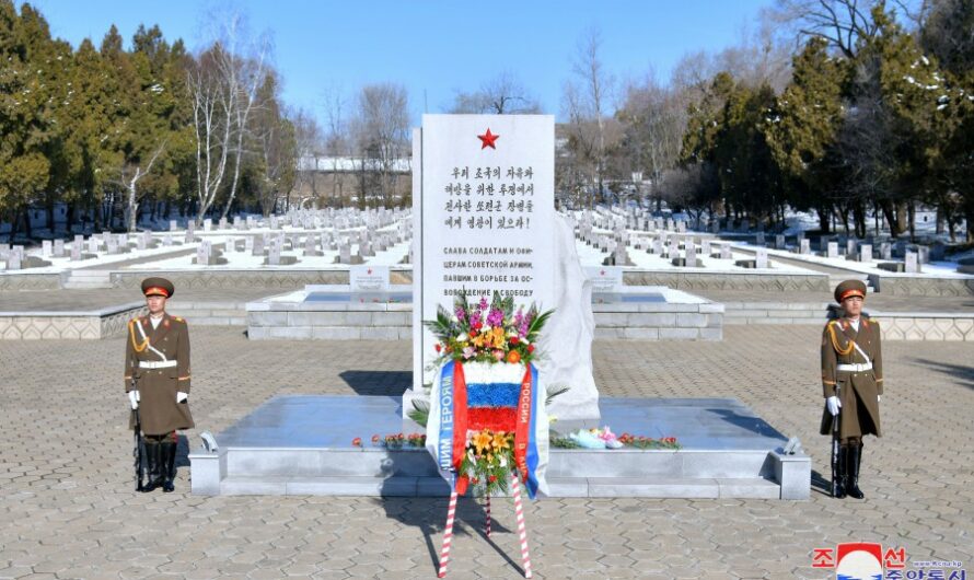 Homenaje a mártires del ejército soviético
