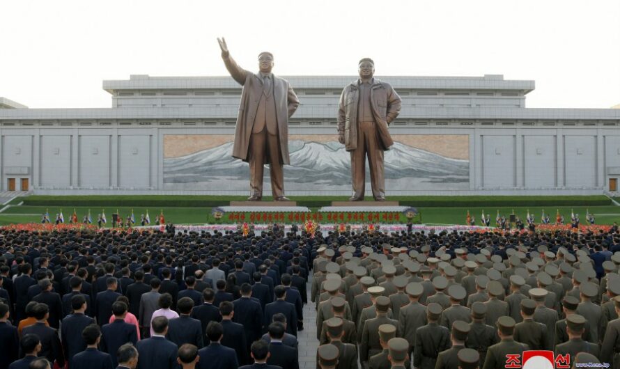 Homenaje al Presidente Kim Il Sung y el Dirigente Kim Jong Il por el Día del Sol