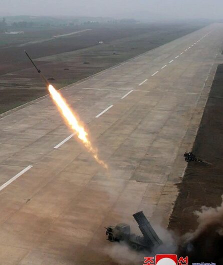 Disparo de prueba del proyectil de lanzacohetes de calibre 240 mm