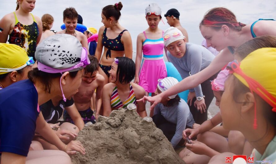 Encuentro «Noche de Amistad» de campistas infantiles de Corea y Rusia