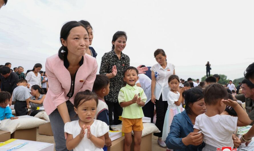 Llegan a Pyongyang los habitantes de las zonas inundadas