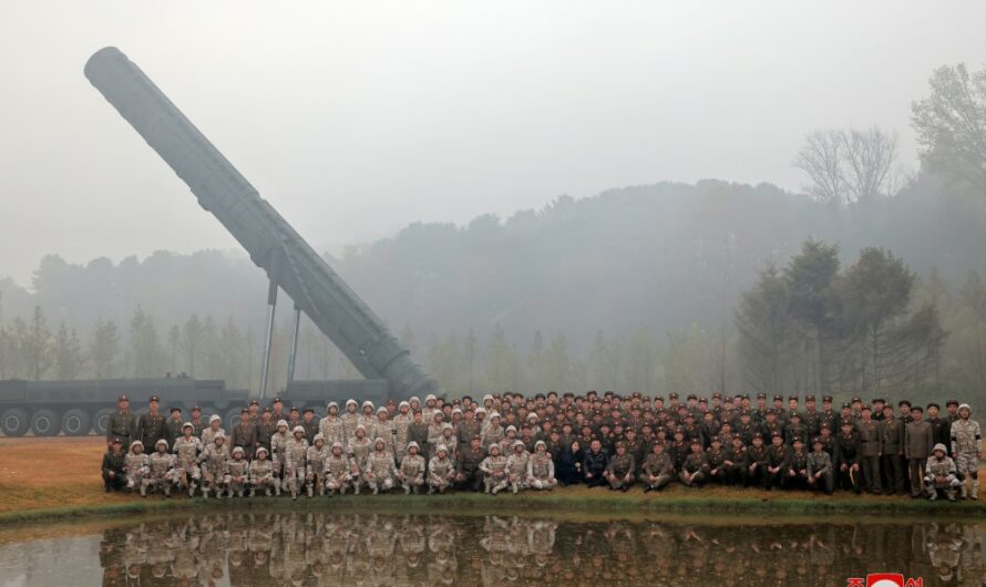 Lanzamiento de prueba con éxito de ICBM Hwasongpho-19