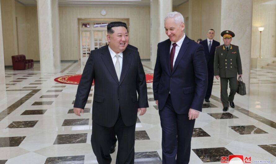 Kim Jong Un recibe al ministro de Defensa ruso