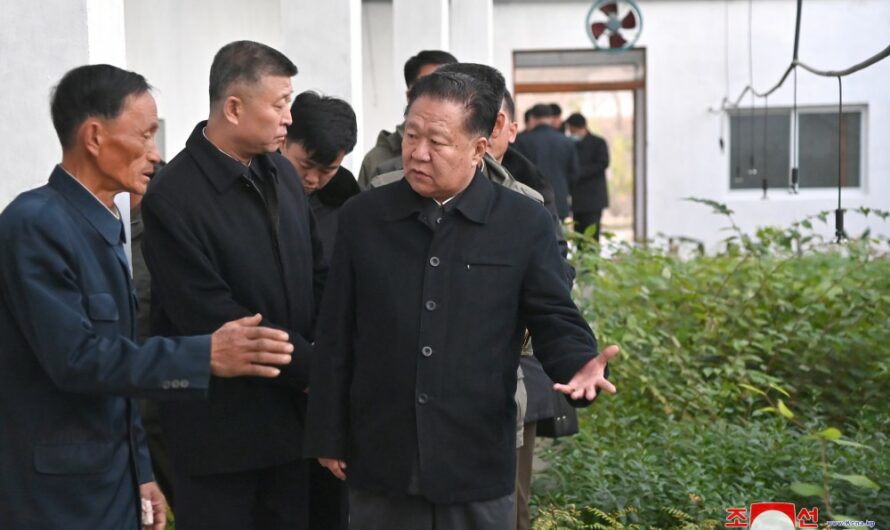 Choe Ryong Hae supervisa entidades de la provincia de Kangwon