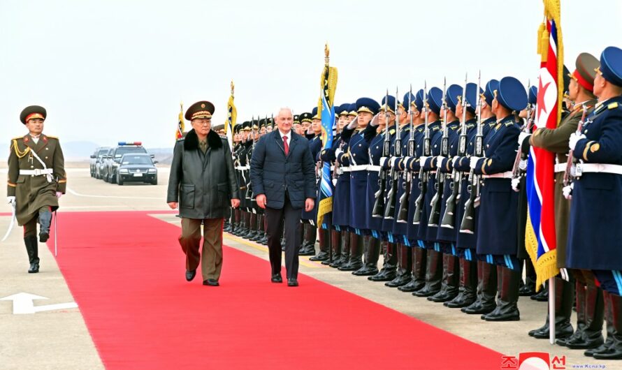 Parte de Pyongyang la delegación militar rusa