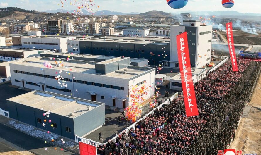 Inauguración de fábricas de industria local de distrito Jaeryong