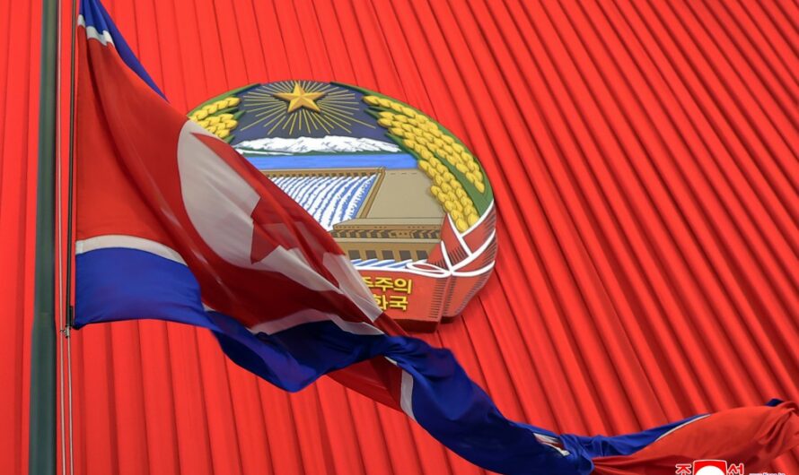 Izada de bandera nacional y acto central de juramento.