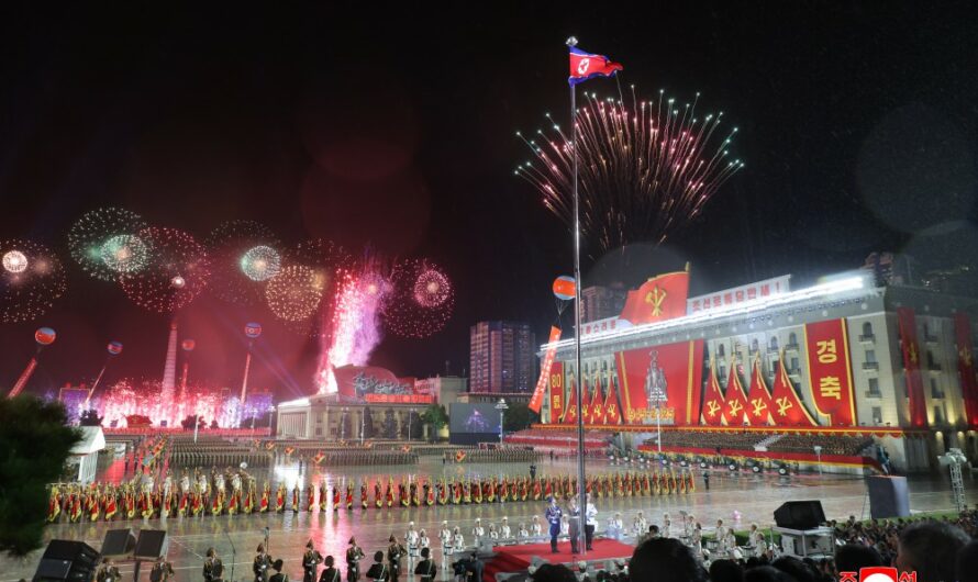 Desfile militar por el aniversario del Partido del Trabajo de Corea