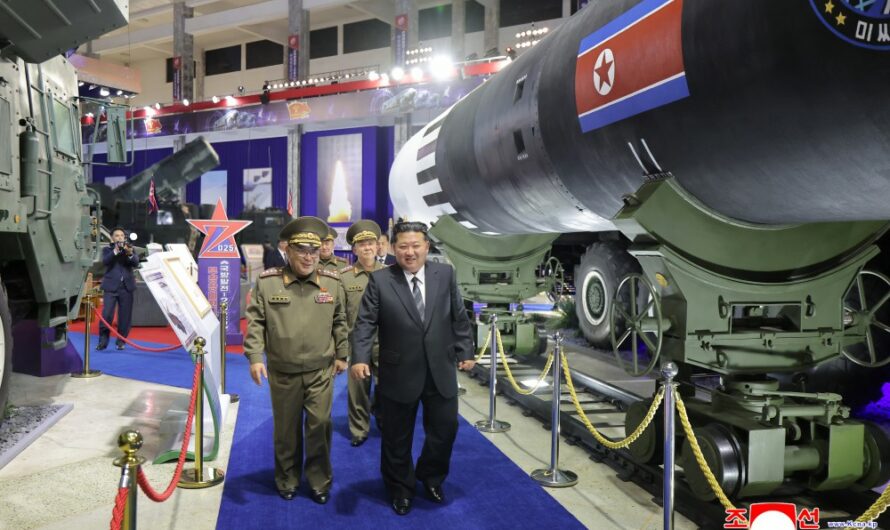 Exhibición de armas «Desarrollo de Defensa Nacional-2025»