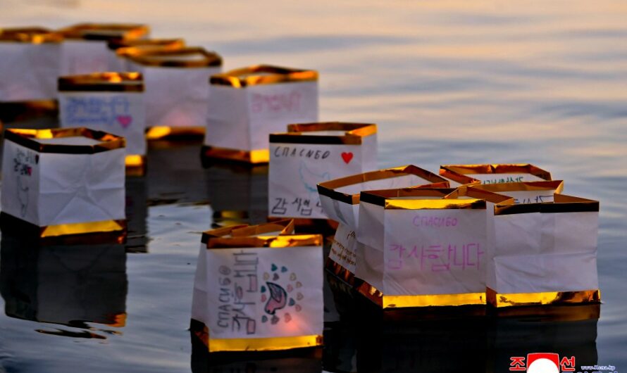 Homenaje a militares por parte de población rusa