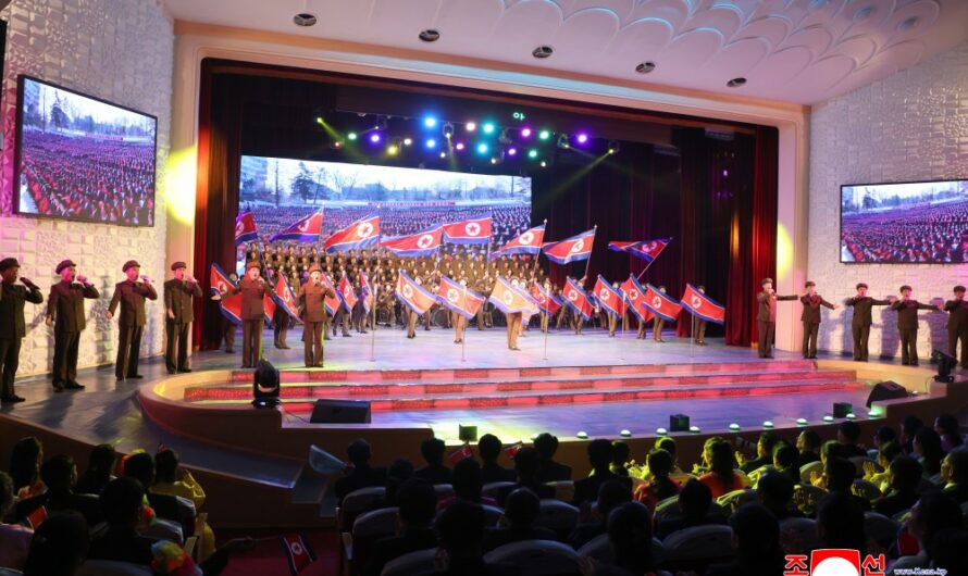 Función artística en honor de constructores de plantas hidroeléctricas en Kangwon