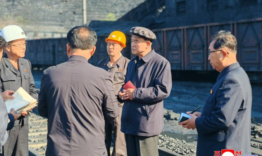 Recorrido por la mina de carbón de Jenam.