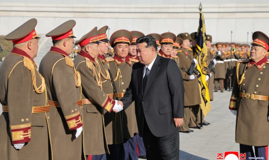 Visita a varios lugares oficiales con motivo de su octagésimo aniverario