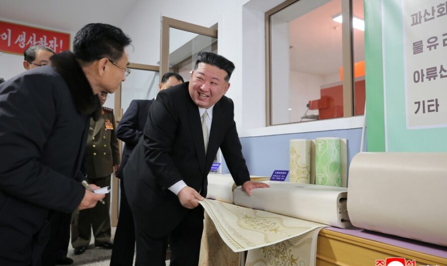 Acto inaugural de la Fábrica Papelera de Unsan