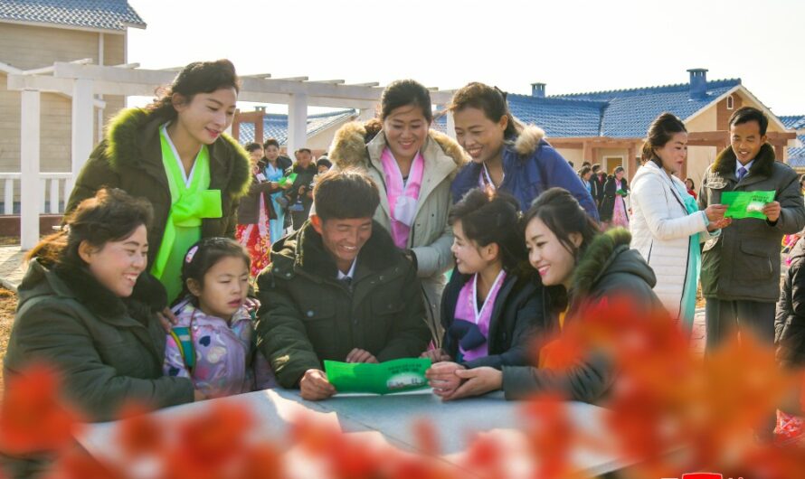 Nuevas casas en los municipios Ryokpho y Sadong