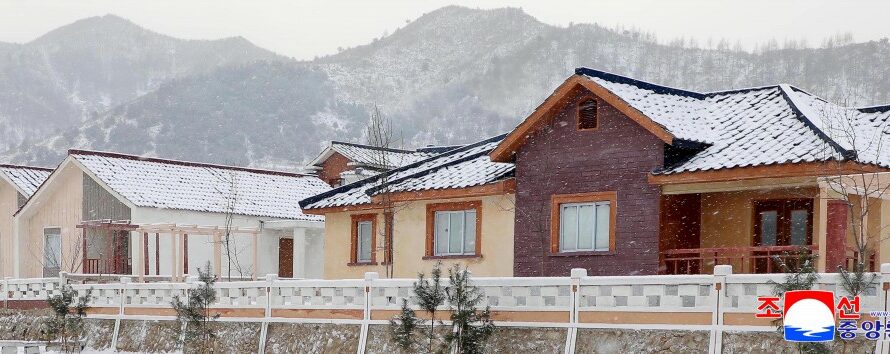 Nuevas viviendas en la provincia de Jagang.