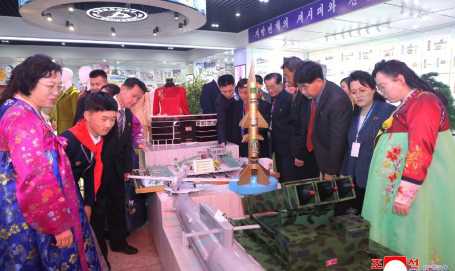 Exposición de dibujos industriales