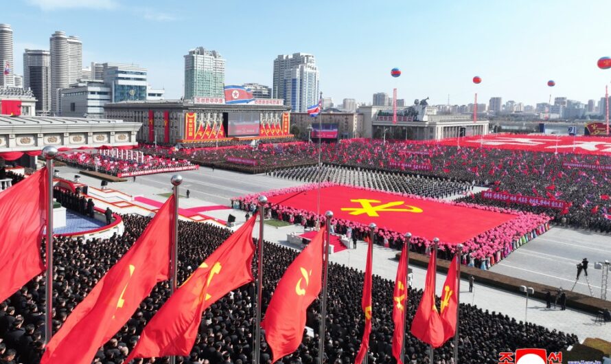 Mitin conjunto de militares y civiles