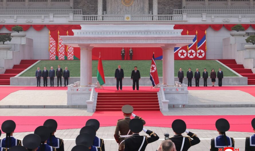 Ceremonia de bienvenida al presidente de Belarús