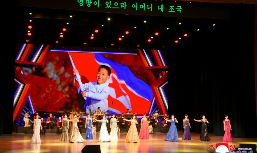 Musica orquestal combinada con instrumentos electrónicos