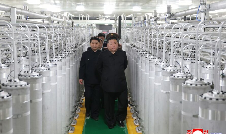Reinauguración de fábrica de producción de sustancias nucleares.