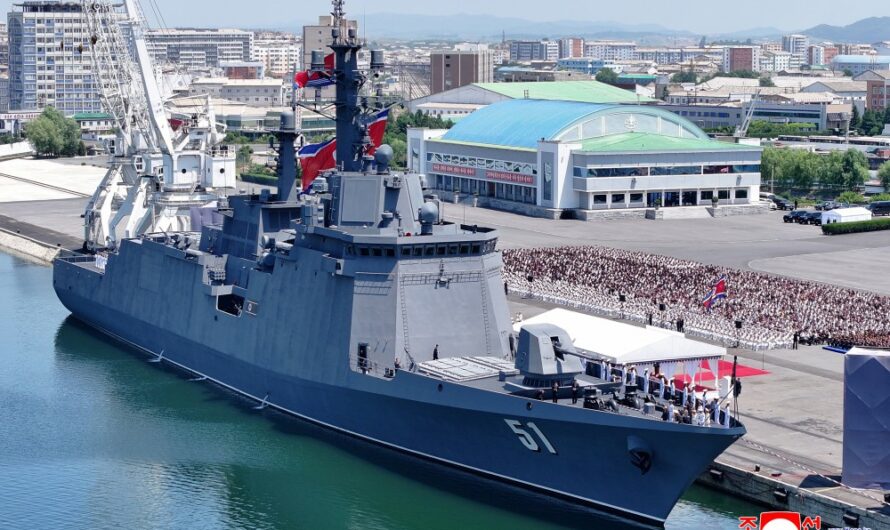 Efectuada la ceremonia de inicio de servicio del nuevo destructor multipropósito «Choe Hyon»