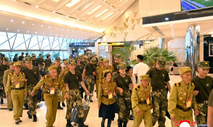 Llegan a Pyongyang los veteranos y ameritados del tiempo de guerra