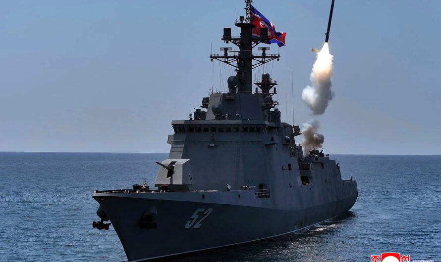 Prueban los sistemas de armamentos de destructor «Kang Kon»