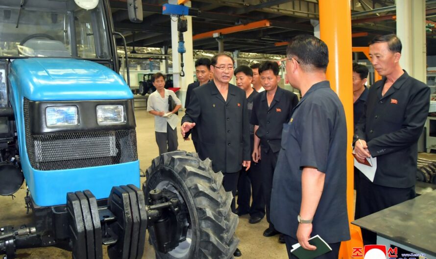 Pak Thae Song supervisa varios sectores económicos